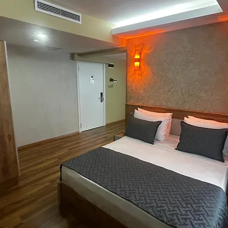 Oezer Palace Hotel 4*