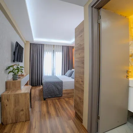 Oezer Palace 4*