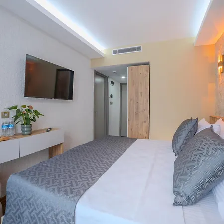 Oezer Palace ホテル