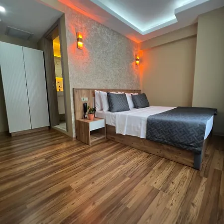 Oezer Palace Hotel 4*