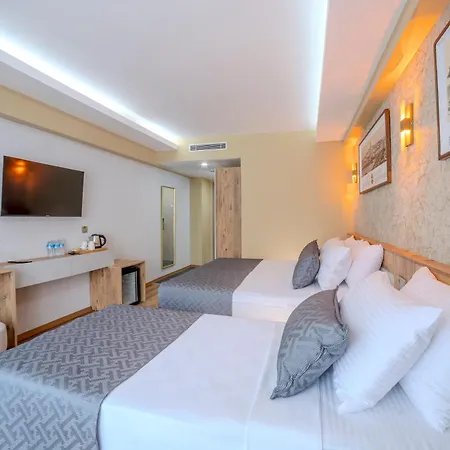 Oezer Palace Hotel 4*