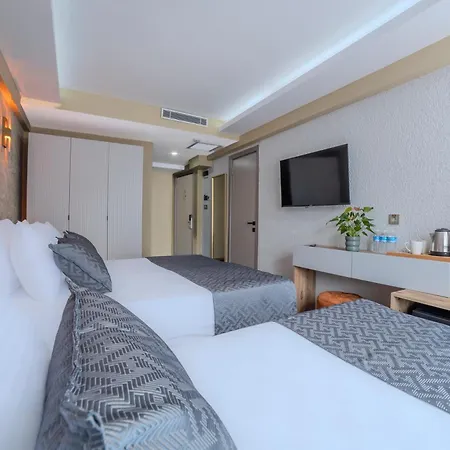 Oezer Palace 4*