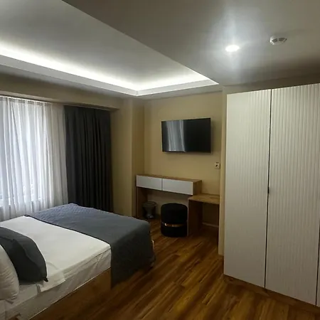 Oezer Palace 호텔