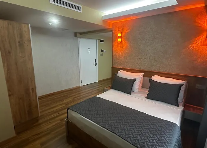 Oezer Palace Hotel 4*