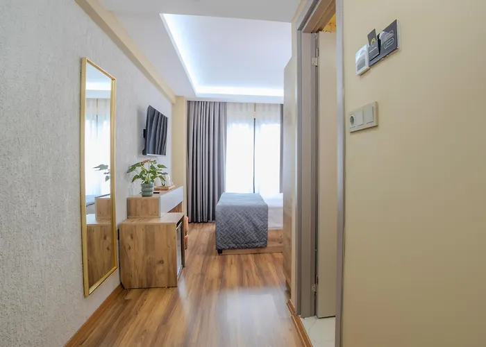 Oezer Palace Hotel 4*