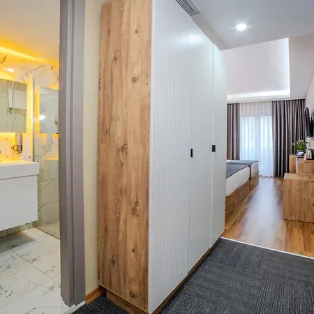 Oezer Palace Hotel Provincia di Istanbul